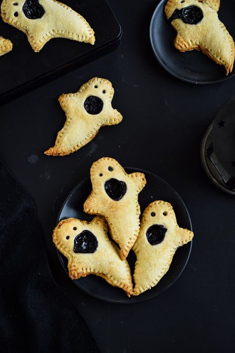 Boo Berry Hand Pies, Pies Blueberry, Berry Pies, Homemade Blueberry Jam, Blueberry Hand Pies, Short Crust Pastry, Halloween Sweet Treats, Boo Berry, Shortcrust Pastry Recipes