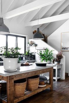 Modern barn style house with waterfront views on Lake Conjola | Country Style Modern Farmhouse Kitchen Island, Dining Area Rug, Modern Barn Style, Concrete Kitchen Island, Country Style Magazine, Kitchen Vibes, Timber Battens, Kitchen Island Bench, Farmhouse Kitchen Island