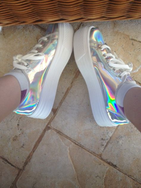 Pinterest: @SaraThompson ♫♪ Sepatu Air Jordan, Holographic Shoes, Holographic Fashion, Kawaii Shoes, Shoes Platform, Dream Shoes, Mode Inspiration, Teen Fashion Outfits, Grunge Fashion