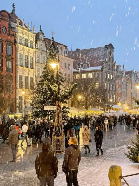 City In Winter Aesthetic, Gdansk Poland Winter, Uk Snow Aesthetic, Winter Activity Aesthetic, Gdansk Christmas Market, Winter In Scandinavia, Winter In Denmark, Copenhagen Denmark Christmas, Copenhagen Christmas Aesthetic