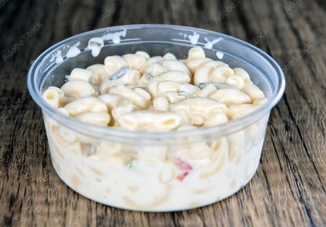 Deli Macaroni Salad, Deli Style Macaroni Salad, Macaroni Salad Recipes, Ny Deli, New York Deli, Creamy Macaroni Salad, Sandwich For Lunch, Chicken For Dinner, Cabbage Salad Recipes