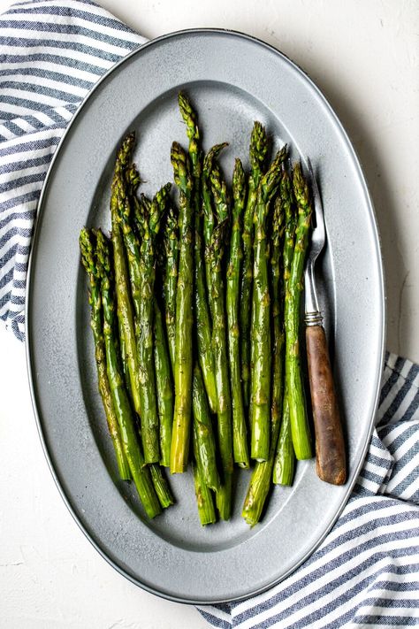 Roasted Asparagus {Easy & Delicious} - Two Peas & Their Pod Air Fryer Asparagus, Balsamic Vinegar Recipes, Best Asparagus Recipe, Asparagus Fries, Bacon Wrapped Asparagus, Roasted Vegetable Recipes, Slow Cooker Desserts, How To Cook Asparagus, Roasted Asparagus