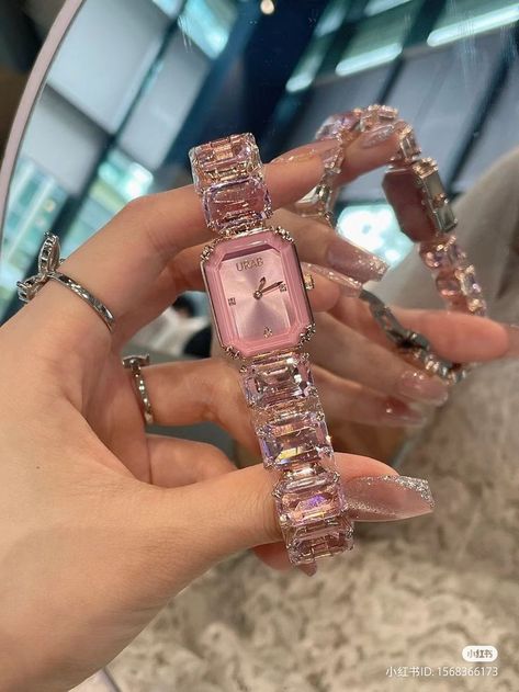 Pretty Watches, Womens Designer Watches, Casio Vintage, Pink Watch, Watch Trends, Jewelry Accessories Ideas, Dope Jewelry, Girly Accessories, Classy Jewelry