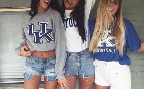 Wildcat saturdays are the best days to show off your caturday outfits at the University of Kentucky. These are some adorable gameday outfits at UK! College Football Tailgate Outfit, College Party Fits, College Shenanigans, Bed Party College, College Football Tailgate, Football Game Outfits, Football Tailgate Outfit, Rainy Day Dress Outfit, Day Dress Outfit