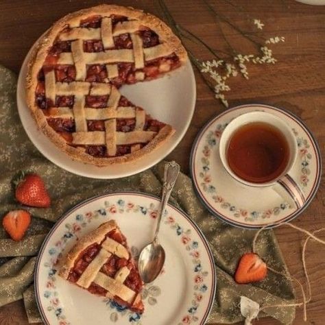 Your Local Witch on Instagram: “#cottagecore #cottagecoreaesthetic #witchy #mushroom #botanicalillustration #tarotcards #cottage #katharsis #cabincore #cabin #aesthetic…” A Cup Of Tea, Cup Of Tea, Pretty Food, Cute Food, Aesthetic Food, Tart, Food Photography, Food And Drink, Pie