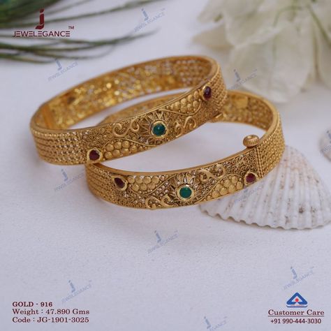 Jewelegance® on Instagram: “Adorn yourself with beautiful antique bangles.⁠ .⁠ Get in touch with us on +919904443030 ⁠ .⁠ #myjewelegance #navratricollection…” Gold Patla Design, Gold Bangles Indian, Gold Jhumka Earrings, Antique Gold Jewelry Indian, Gold Bangle Set, Modern Gold Jewelry, Gold Jewelry Simple Necklace, Bangles Design, Gold Pendant Jewelry