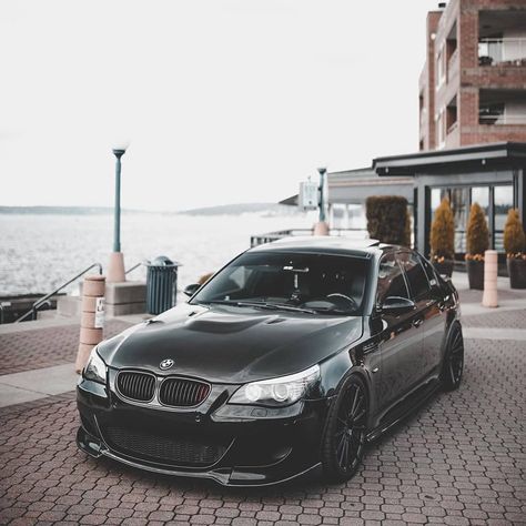 Aesthetic Bmw, Bmw Pictures, Bmw Aesthetic, E60 Bmw, M5 E60, German Beauty, Bmw 525i, Girls Night Party, Latest Car