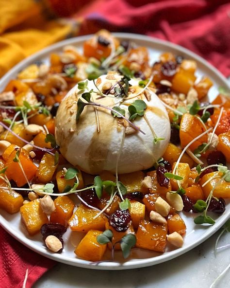 Fall Burrata Appetizer, Butternut Squash Appetizer, Squash Appetizers, Burrata Recipe, Italian Recipes Appetizers, 3 Course Meals, Fall Appetizers, Bistro Food, Cheese Curds