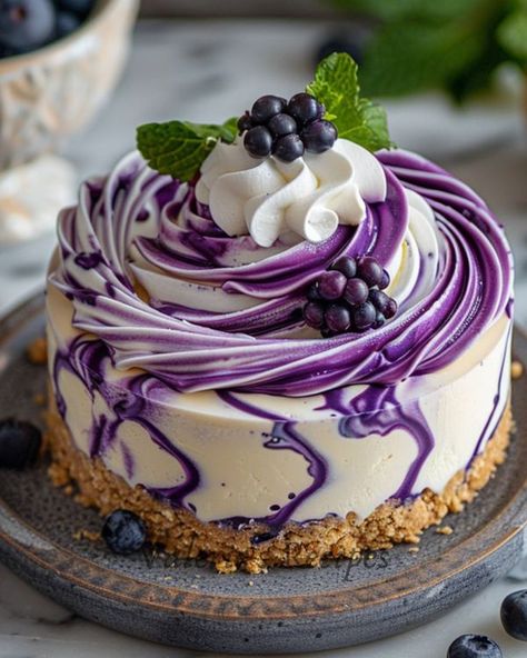 Cheesecake Birthday Cake Ideas, Vanilla Blueberry Cake, Food Drinks Dessert, Homemade Chocolate, Interesting Food Recipes, Cheesecake Recipes, Dessert Recipes Easy, Blueberries, Just Desserts