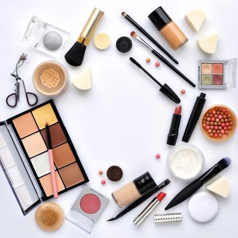 Best makeup essentials for beginners There are a few essential items that every womanMetropolitan Girl Christmas Holiday Makeup, Makeup Essentials For Beginners, Holiday Makeup Christmas, Makeup Item, Great Makeup, Bright Red Lipstick, Holiday Makeup Looks, Great Skin, Black Eyeshadow