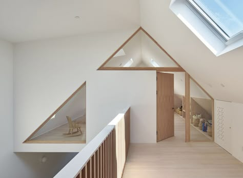 Attic Guest Bedroom, Guest Bedroom Designs, Bungalow Loft Conversion, Small Attic Bedroom Designs, Small Attic Bedroom, Loft Conversion Design, Dormer Loft Conversion, Attic Bedroom Designs, Small Attic