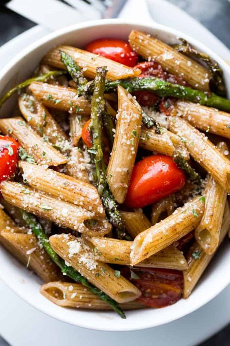 Balsamic Pasta Sauce, Creamy Tomato Gnocchi, Tomato Gnocchi Soup, Chicken Asparagus Pasta, Balsamic Chicken Pasta, Asparagus And Tomatoes, Tomato Gnocchi, Balsamic Pasta, Pasta With Asparagus