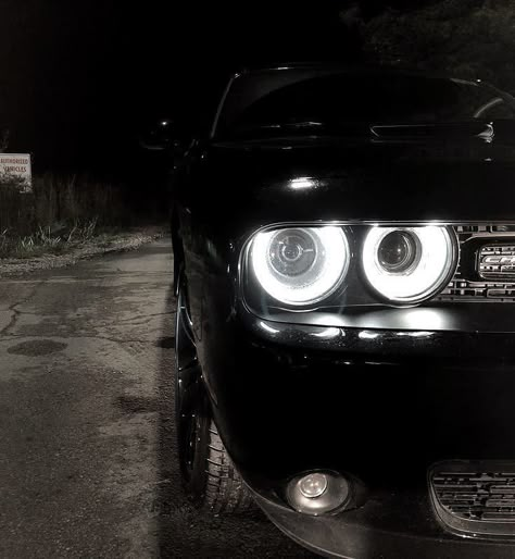 Dodge Challenger Headlights, Dodge Aesthetic, Challenger Aesthetic, Dodge Challenger Aesthetic, Cars Icon, Doge Challenger, Cars Drifting, American Muscle Cars Dodge, Hell Hound