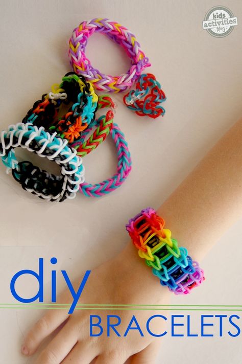 These rainbow band bracelets are the rage with my kiddos!  These are our favorite tutorials. Diwali Arts, Paper Diya, Fun Loom, Rainbow Loom Rubber Bands, Rainbow Loom Patterns, Rainbow Band, Loom Craft, Craft Easy, Accordion Fold