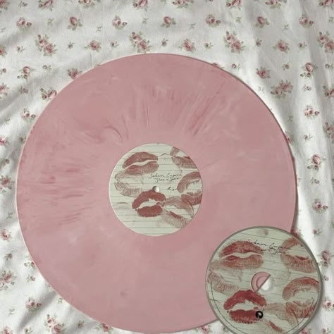 Sabrina Carpenter Vinyl, Aesthetic Pink Coquette, Sabrina Aesthetic, Carpenter Aesthetic, Sabrina Carpenter Aesthetic, Cd Aesthetic, Vinyl Aesthetic, Little Trinkets, Baby Pink Aesthetic