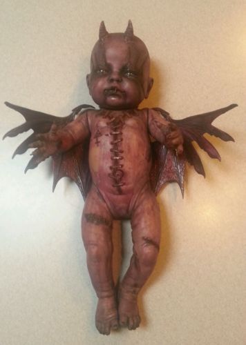 Baby Zombie, Zombie Baby, Painted Objects, Creepy Baby Dolls, Strašidelný Halloween, Dekorasi Halloween, Halloween Dolls, Demon Baby, Zombie Dolls