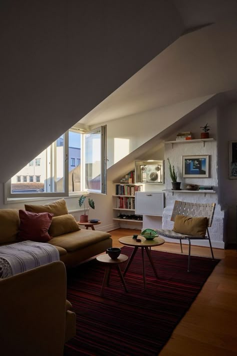 White Bedroom Design Ideas, Aesthetic White Bedroom, Cozy Attic, Apartment Styling, White Bedroom Design, Idea Bedroom, Attic Apartment, Home Decor Wallpaper, Home Decor Minimalist