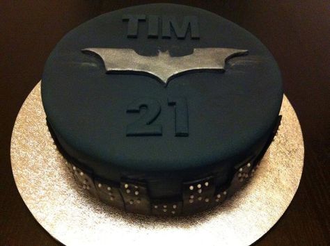 Batman Cake Ideas For Men, Batman Cake For Adults, Batman Themed Cake, Simple Batman Cake Ideas, Batman Mini Cake, Birthday Cake Batman, Batman Theme Cake, Batman Cake Ideas, Knight Cake