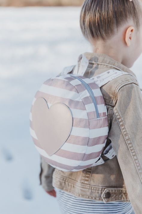 Kids Backpack Diy, Diy Backpack Pattern, Backpack Project, Backpack Pattern Sewing, Sewing Handbag, Toddler Bag, Diy Backpack, Diy Toddler, Diy Bags Purses