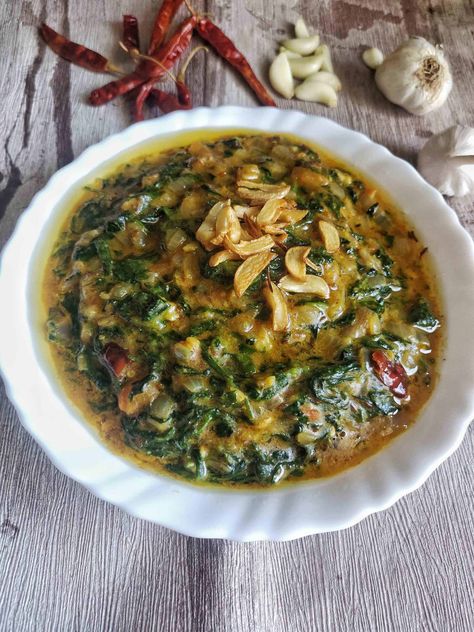 Lehsuni Methi, Lasuni Methi Recipe, Fenugreek Leaves Recipe, Atta Recipe, Methi Recipes, Saag Recipe, Fenugreek Leaves, Gujarati Recipes, Indian Food Recipes Vegetarian