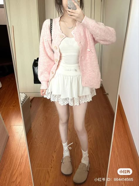 Pastel Girly Outfits, Homemade Stromboli, Cutesy Outfit, Preppy Aesthetic Outfits, Virtual Wardrobe, Feminine Fashion, Style Korea, Pastel Fashion, Aesthetic Pink