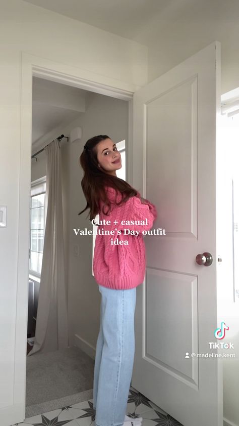 Oversized Pink Sweater, Pink Sweater Outfit, Pink Oversized Sweater, Jogging Outfit, Oversized Sweater Outfit, Sweater Outfit, Valentines Outfits, Valentine's Day Outfit, Oversized Sweater