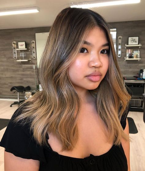 Light Hair Color For Morena, Morena Balayage Hair, Hair Color For Morena Skin Filipina Balayage, Color Of Hair For Morena, Balayage Hair Filipino, Blonde Hair On Filipino Skin, Filipina Balayage Hair, Hair Highlights For Morena Skin, Brown Foilayage Hair