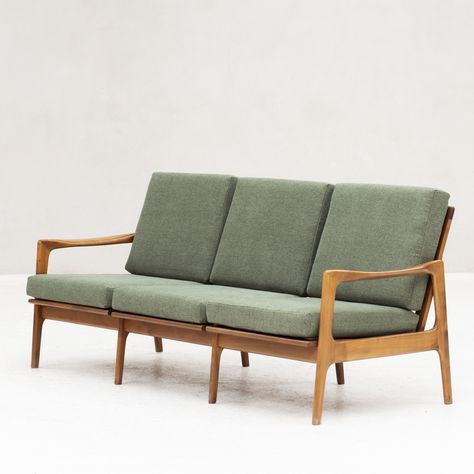 Listed on VNTG.com: 3-Seater sofa, Danish design 1960's | #vntg #vintage Group Office, Danish Sofa, Couch Ideas, Mid Century Modern Living Room, Vintage Sofa, 3 Seater Sofa, Danish Modern, Daybed, Danish Design