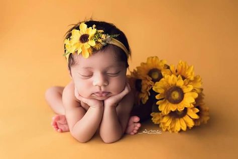 Sunflower Newborn Session - Sunflower Newborn Photo Shoot - Newborn Photography - Newborn Photographer - Newborn Art - Newborn Portraits - Yellow Newborn Session - Fall Newborn Photos Fall Newborn Pictures, Fall Newborn Photos, Fall Newborn, Fall Baby Pictures, Newborn Baby Props, Newborn Art, Newborn Photography Boy, Newborn Photo Shoot, Baby Pictures Newborn