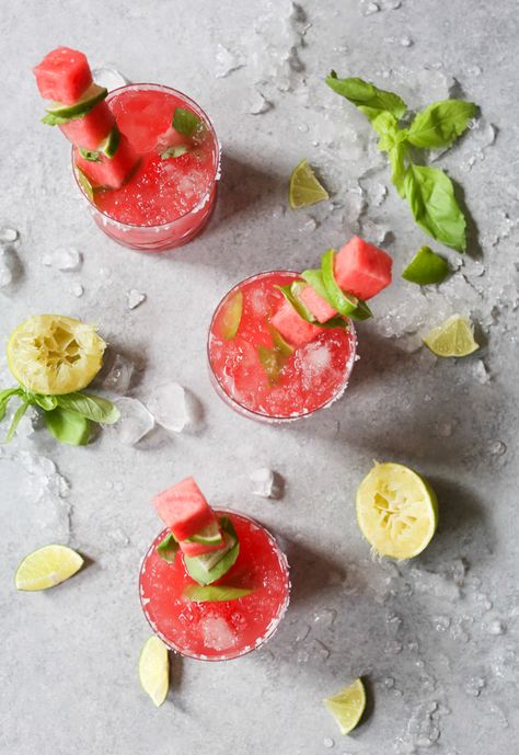 Watermelon-Basil Mezcal Margarita. This perfectly balanced marg is tart-sweet with just the right amount of mezcal smoke. via www.domesticate-me.com Basil Margarita, Watermelon Basil, Easy Margarita Recipe, Mezcal Margarita, Easy Margarita, Mezcal Cocktails, Beverage Photography, Watermelon Cake, Fruit Skewers