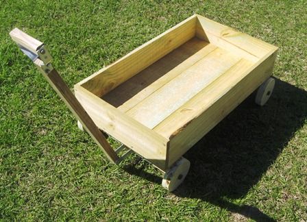 How to Build Your Own Kid's Wagon -- via wikiHow.com Wooden Wagon Diy, Diy Wagon Cart, Diy Wagon, Wagon Planter, Wood Wagon, Kids Wagon, Toy Wagon, Utility Wagon, Build A Playhouse