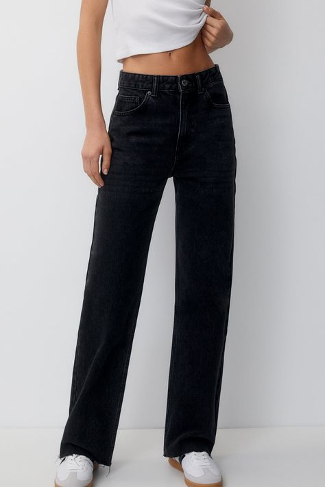 Straight-leg high-waist jeans Black Jeans Straight Leg, Straight Black Jeans Outfit, Black Straight Jeans Outfit, Black Straight Leg Jeans Outfit, Outfit Basics, Black Straight Jeans, France Winter, Straight Leg Jeans Black, Straight Leg Black Jeans