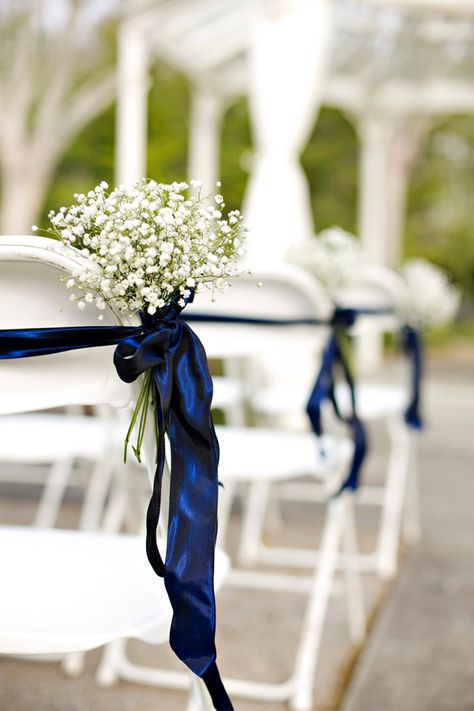 Classic Blue Wedding, Blue Wedding Centerpieces, Popular Wedding Colors, Rustic Wedding Decorations, Rustic Wedding Ceremony, Breath Flowers, Royal Blue Wedding, Babies Breath, Blue Themed Wedding