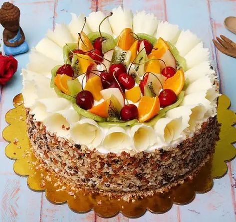 20 Simple Fruit Cake Design Ideas With Images In 2023 Fresh Fruit Cake Decoration Ideas, Fruit Cake Designs, Simple Fruit Cake, Fruit Cake Design, Fresh Fruit Cake, Cake Design Ideas, Best Fruits, Tropical Fruits, Fruit Cake