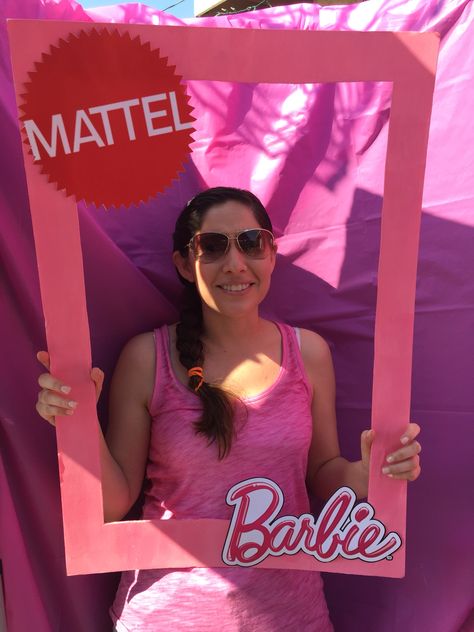 Barbie Photo Frame Prop, Barbie Photo Props Booth Ideas, Barbie Themed Homecoming Float, Barbie Photo Booth Props, Barbie Pep Rally, Diy Barbie Photo Booth Frame, Barbie Selfie Frame, Barbie Props Party Ideas, Barbie Photo Props