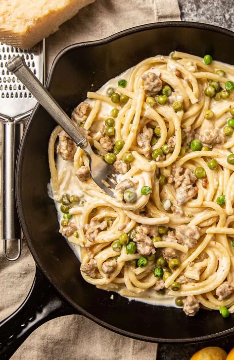 lemon pasta with sausage and frozen peas Parmesan Pasta Sauce, Lemon Parmesan Pasta, Creamy Lemon Pasta, Sausage Meals, Pasta With Lemon, Smoked Sausage Pasta, Pasta With Peas, Pasta With Sausage, Artichoke Pasta