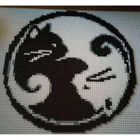 Ying Yang Cat Cat Perler Beads, Modele Pixel Art, Perler Creations, Perler Ideas, Beads Patterns, Art Perle, Perler Art, Hama Beads Design, Perler Crafts