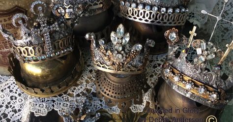 I am so excited to share that I will be traveling to Elma, Washington to teach TWO Classes!! Day One Offering TWO si... Crowns And Tiaras, Crown Decor, Royal Crowns, Royal Jewels, French Decor, Crown Jewels, Tiaras And Crowns, Altered Art, Madonna