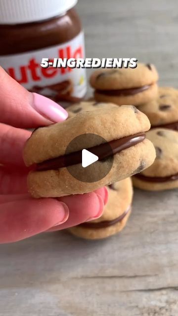 Yum Factor Recipes on Instagram: "5-Ingredients Nutella Chocolate Chip Cookie Sandwich.... All you need is: - 110g salted butter - 55g sugar - 160g plain flour - 80g chocolate chips - 50g Nutella or spread of your choice  Makes around 20 mini cookies.  Bake 180C/160C (fan) 10 minutes - don't overbake otherwise they'll become hard and crunchy.  😋 Follow us for more amazing recipes! ❤️ Do Like & Share with your foodie friends....  #cookie #cookies #cookiesofinstagram #cookiestagram #cookiedough #chocolatecookies #chocolatechipcookies #nutella #nutellacookies #nutella #nutellalovers #nutellalove #chocolatechip #chocolate #desserts #quickdessert #easydessert #food #trending #yummy #instagram #foodjourney" Chocolate Chip Cookie Sandwich, Factor Recipes, Recipes Nutella, Nutella Chocolate Chip Cookies, Mini Nutella, Cookie Sandwich, Nutella Desserts, Cookie Sandwiches, Nutella Cookies