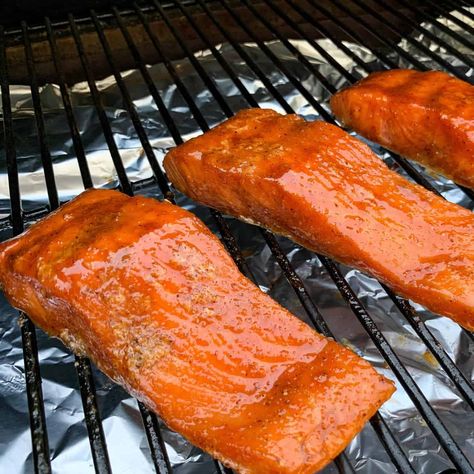 Learn how to make smoked salmon on a Traeger Pellet Grill! Prepare, brine, season, and smoke your salmon perfectly on the Traeger. Pellet Smoked Salmon, Pellet Grill Salmon, How To Make Smoked Salmon, Smoked Salmon Traeger, Traeger Smoked Salmon, Smoker Grill Recipes, Salmon Tacos, Smoker Grill, Pellet Grill Recipes