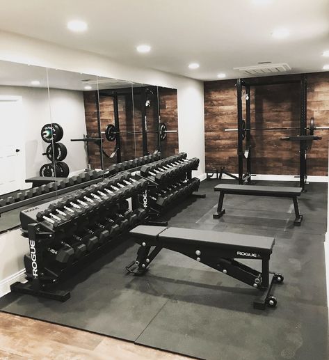 Modern Home Gym, Garage Gyms, Home Gym Basement, Chill Lounge, Dream Home Gym, Gym Design Interior, Workout Room Home, Home Gym Garage, Diy Home Gym