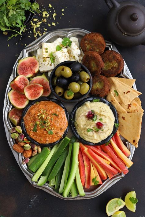 East Appetizers, Vegetarian Mezze, Mediterranean Party, Mezze Platter, Mediterranean Appetizers, Veggie Sticks, Vegetarian Platter, Appetizer Platter, Pepper Dip