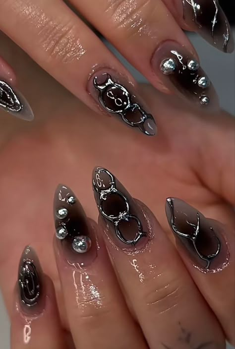 Black Gelly Nail, Cyberpunk Aesthetic Nails, Fairycore Nail Art, Black Nails With Chrome Design, Cyberpunk Nails Black, Black Fairy Nails, Grimes Nails, Dark Color Nails Design, Jelly Black Nails