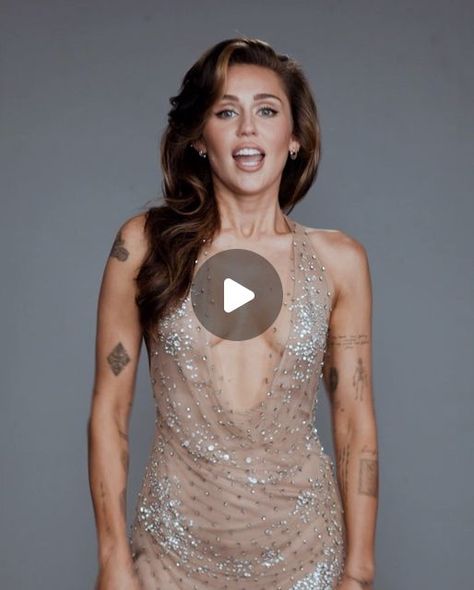 Miley Cyrus No Makeup, Miley Cyrus Wedding Dress, Miley Cyrus Hair 2024, Miley Cyrus 2024, Miley Cyrus Portrait, Miley Cyrus Aesthetic, Miley Cyrus Crazy, Miley Cyrus Wedding, Miley Cyrus Tattoos