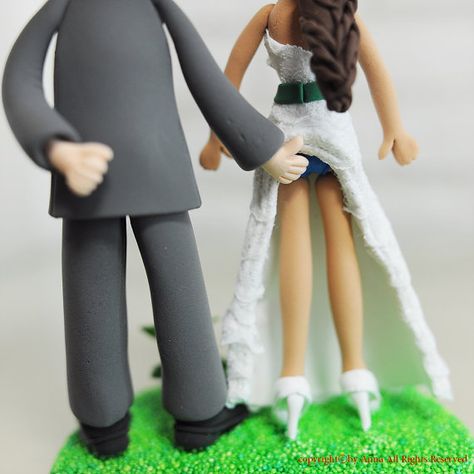 Funny Cake Toppers, Funny Wedding Cakes, Bride And Groom Silhouette, Silhouette Cake Topper, Funny Wedding Cake Toppers, Bride And Groom Cake, Cake Custom, Handmade Cake Topper, Groom Cake