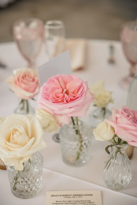 White And Pink Roses Centerpieces, Pink Bud Vase Centerpiece, Pink Rose Bud Vase, Glass Vase Centerpiece Wedding, Simple Rose Centerpiece, Single Rose Bud Vase, Pink Bud Vases, Pink Wedding Flower, Rose Centerpieces Wedding