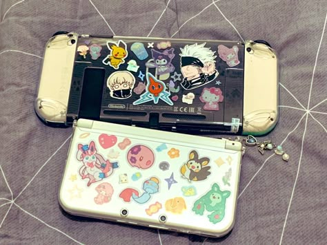 Nintendo Handheld, Love Pokemon, Nintendo Switch Case, Tech Aesthetic, Retro Gadgets, Nintendo Switch Accessories, Iphone Obsession, Nintendo Ds, Nintendo 3ds