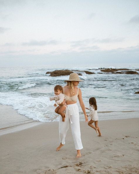 morgan suarez on Instagram: “happy place ☁️” Family Beach Day Aesthetic, Surfing Family Aesthetic, Aunt Aesthetic, Mom And Kids Beach Pictures, Lifestyle Family Beach Session, Mom And Baby Beach Aesthetic, Beach Mom, Mom Goals, Moms Goals