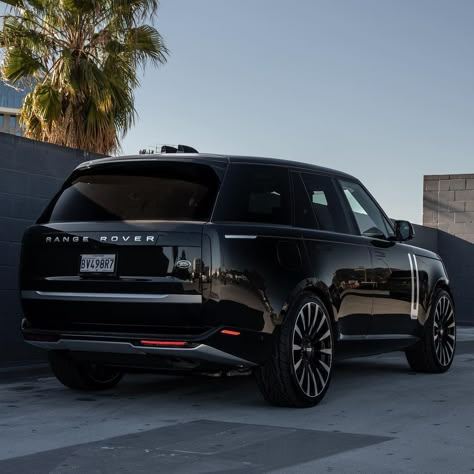 Black Range Rover, Offroad Suv, Range Rover Sv, Range Rover Black, Luxury Cars Range Rover, Luxury Cars Audi, Range Rover Supercharged, Black Range, Luxury Vehicles