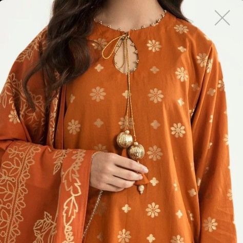 Shalwar Designs, Style Outfits Summer, Summer Vibes Aesthetic, Desi Fits, Aesthetic Summer Outfits, Designer Aesthetic, Gala Design, Bff Gifts Diy, Simple Mehndi Designs Fingers